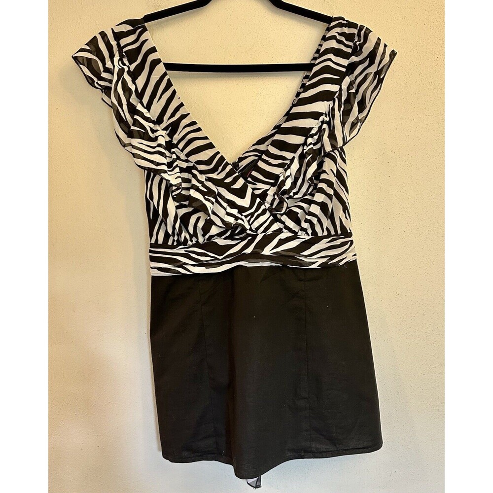 Torrid black/white/gray Striped print blouse Size 2XL